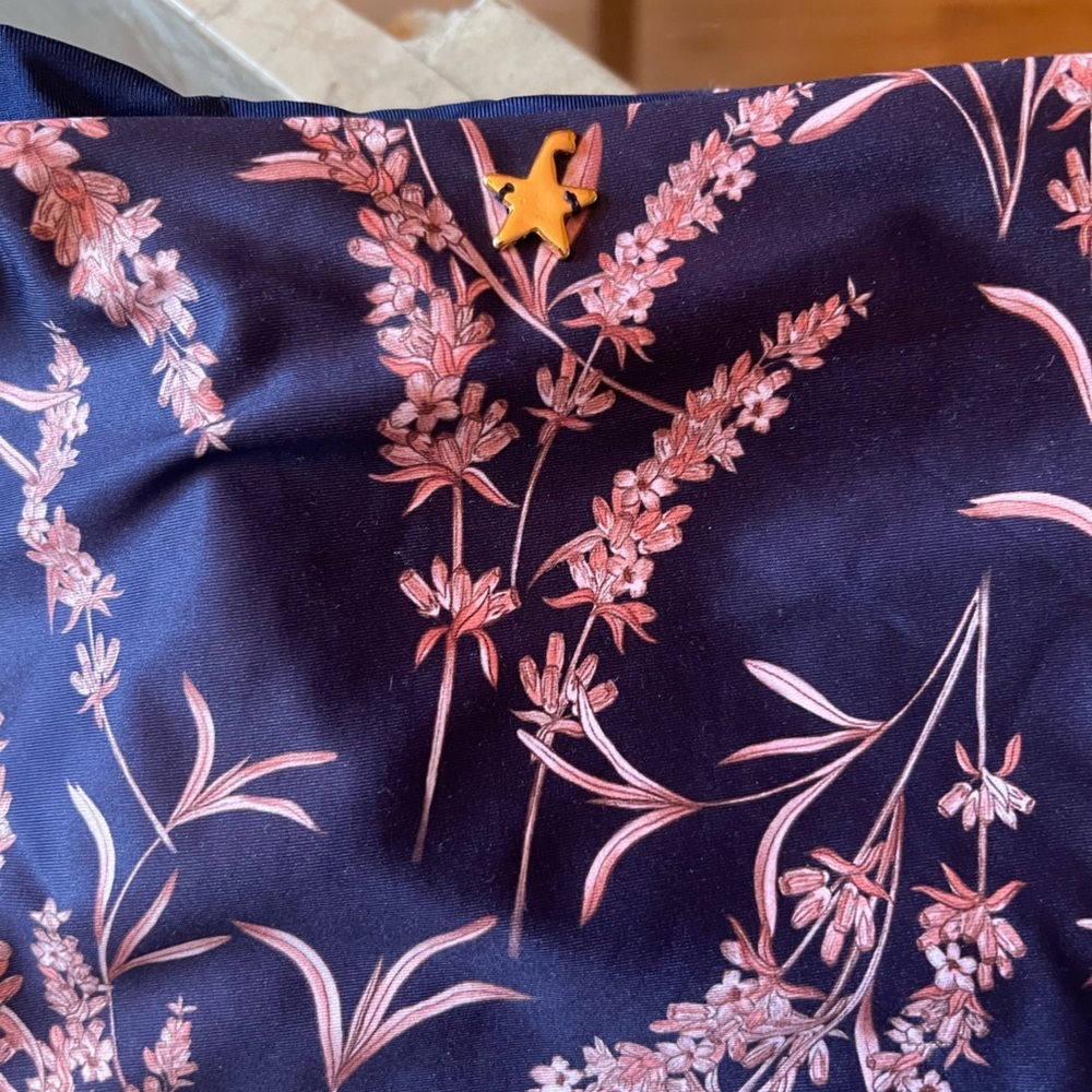 Encantadore one piece swimsuit! Gorgeous! - Picture 9 of 12